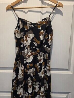 Old Navy Floral Cami Fit and Flare Dress Size Medium.